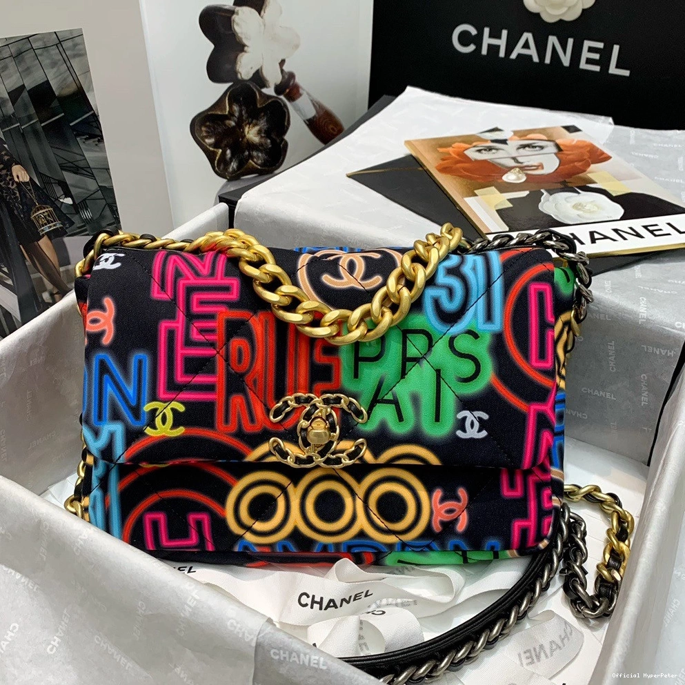 Hyper Peter FLAP BAG CHANEL 19 0709